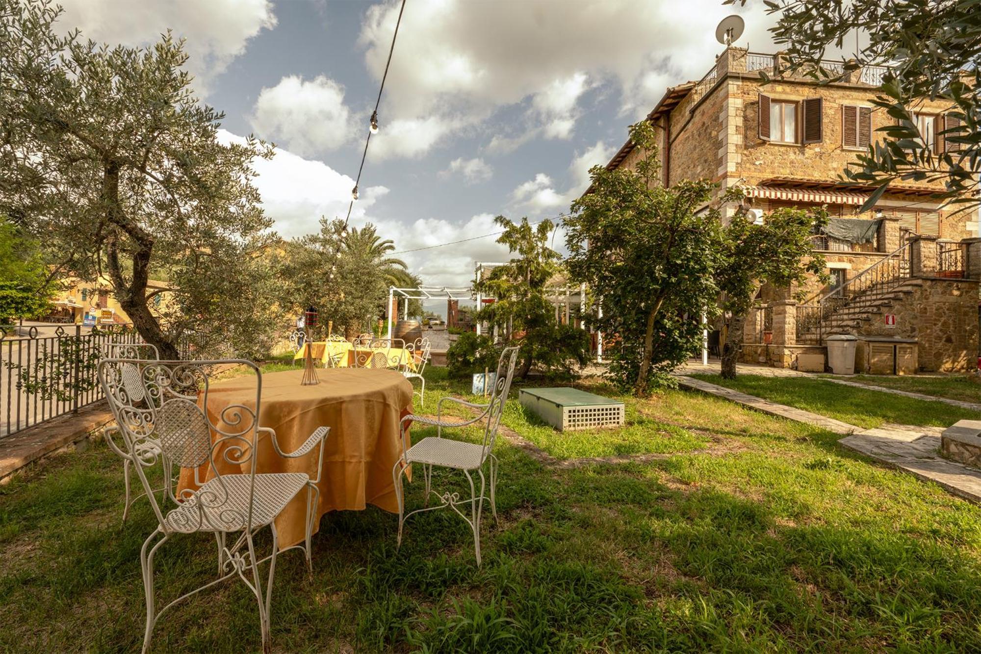 B&B Locanda Sant'Antimo Montalcino Exterior photo